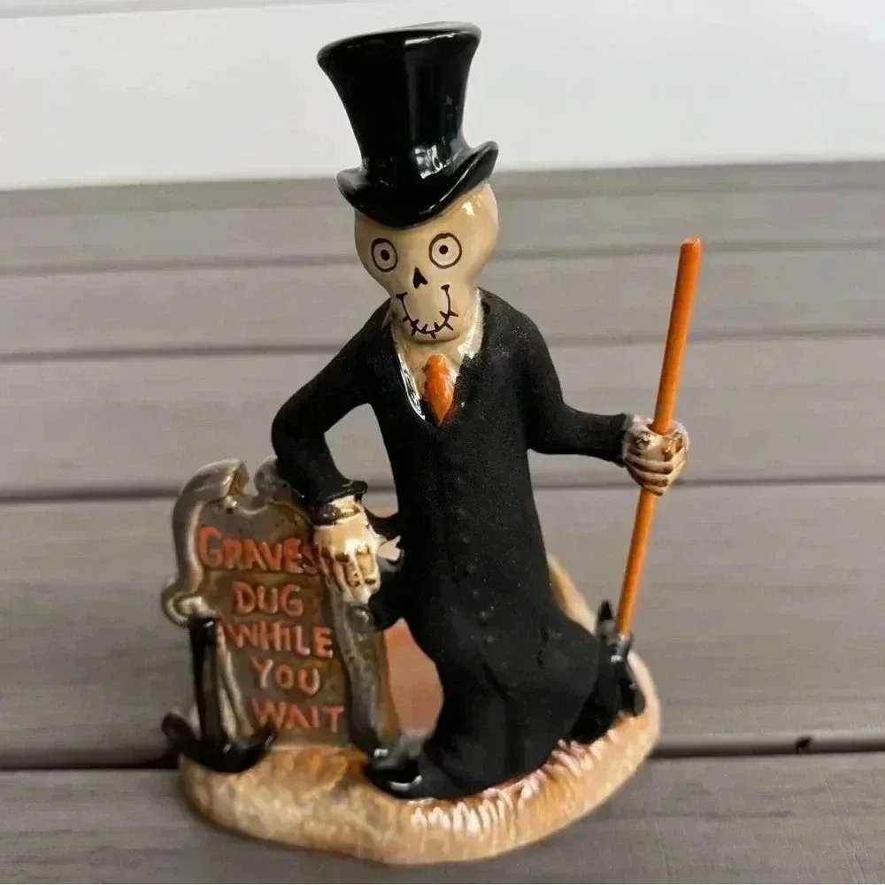 Yankee Candle Halloween Boney Bunch Graves Dug While You Wait Candle Holder 2014 - Picture 1 of 4